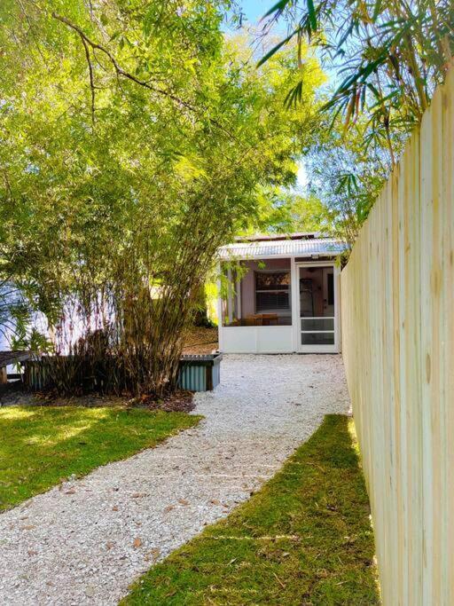 Sparkling Guest Home 2 Bedroom-15 Minutes To Clearwater Beach Eksteriør bilde