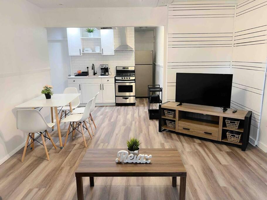 Sparkling Guest Home 2 Bedroom-15 Minutes To Clearwater Beach Eksteriør bilde